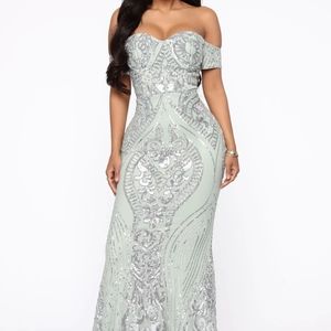 Size S Green Off Shoulder Maxi Dress